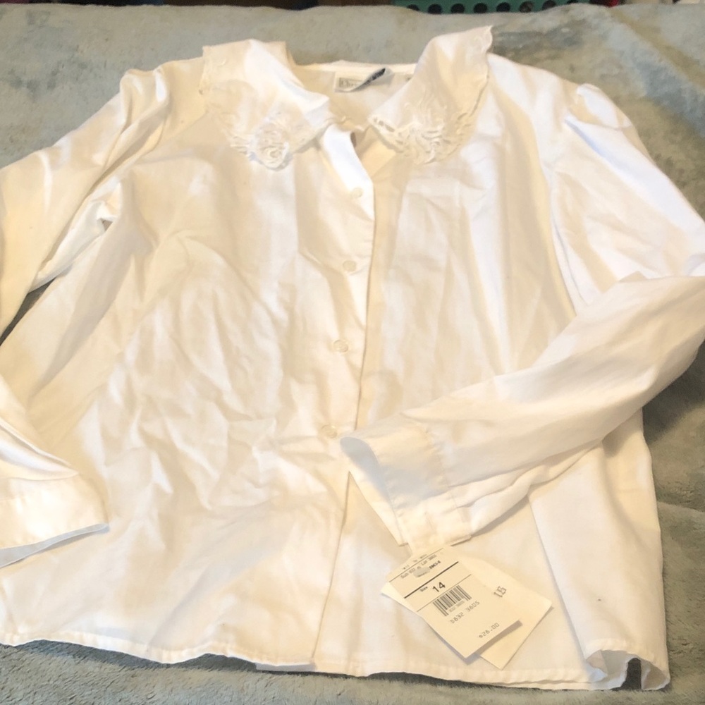 Women's White Button-Up blouse with Embroidered Collar